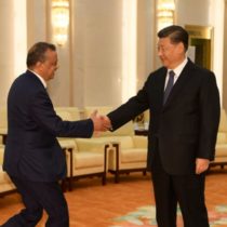 Tedros Adhanom de la OMS în întâmpinarea președintelui chinez Xi JinPing