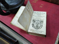 Il-Finito-Comedia-de-Luigi-Tansillo-(Vicenza,-1601)-dacă-nu-cea-mai-scumpă-900-de-lei–cu-siguranță-este-printre-cele-mai-veche.