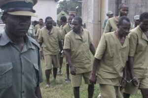 Deținuți încarcerați Chikurumbi